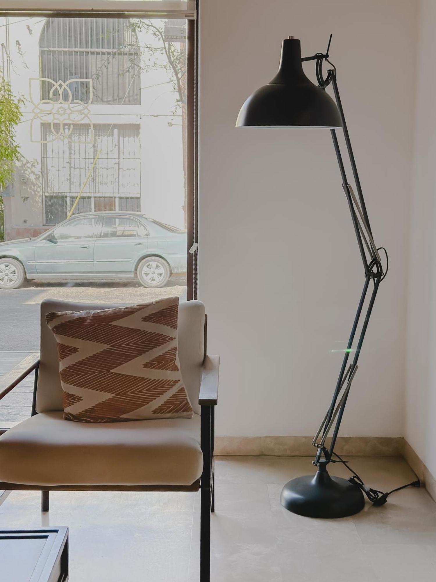 Hotel Catedral La Paz Eksteriør bilde A floor lamp