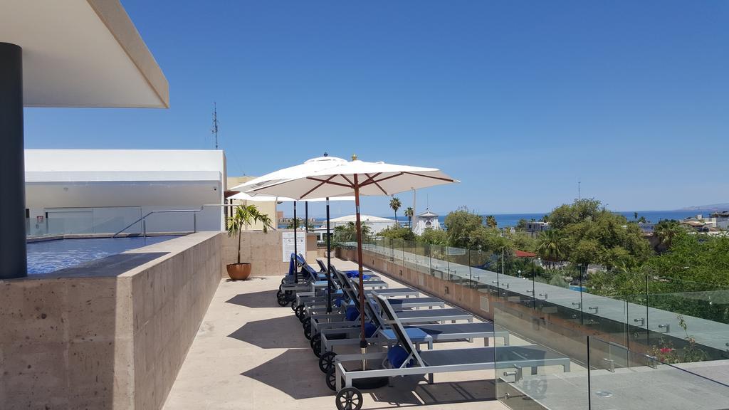 Hotel Catedral La Paz Eksteriør bilde The rooftop pool at the hotel