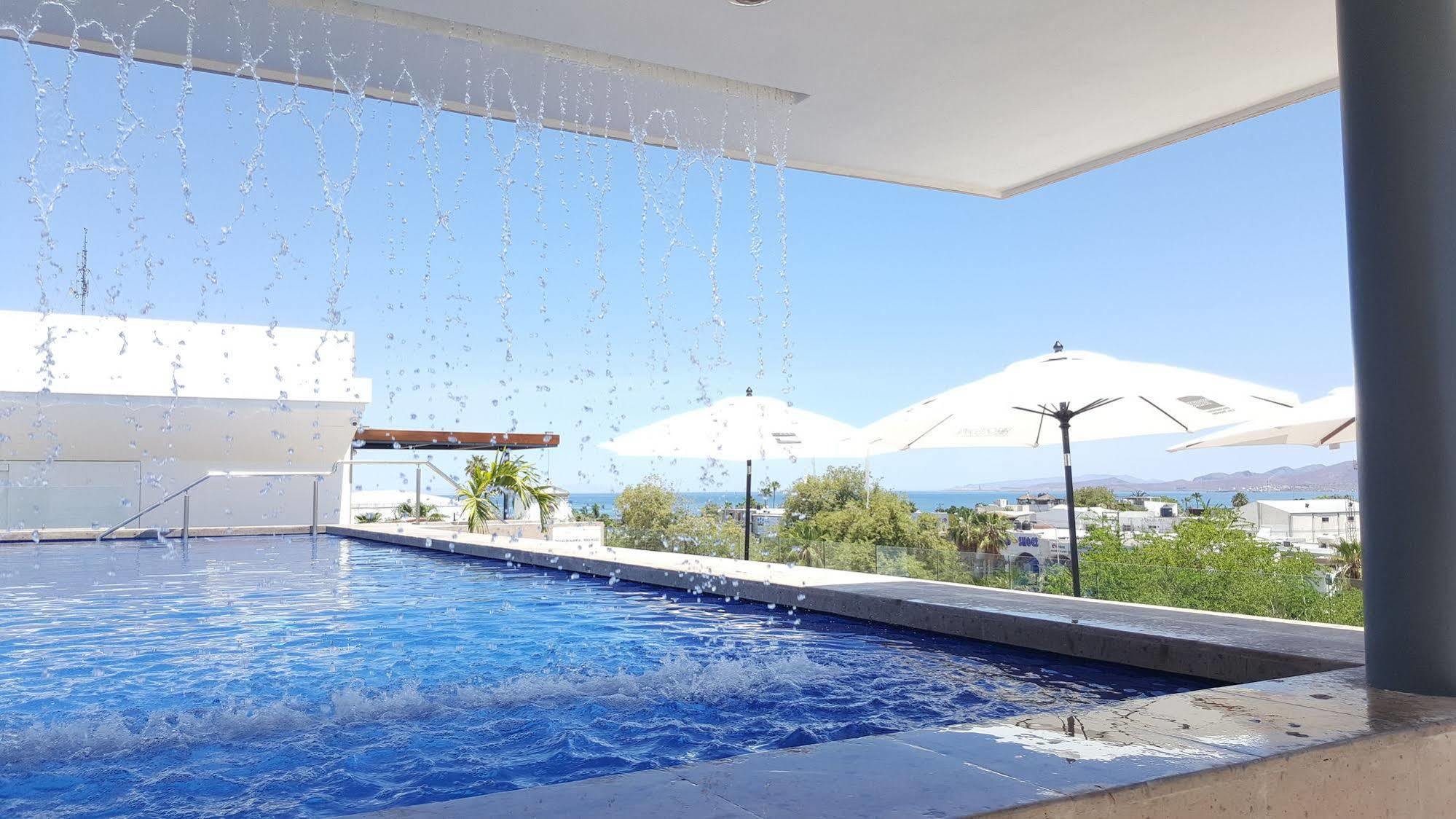 Hotel Catedral La Paz Eksteriør bilde Rooftop pool at the Hotel